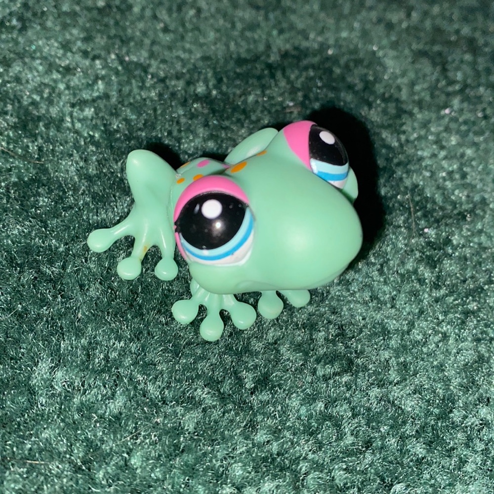 littlest pet shop frog #2357